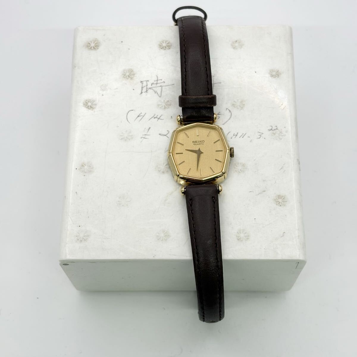 1812〓 箱付き SEIKO セイコー 2320-6750 181514 腕時計 レディース ゴールド ダークブラウン 時計 ウォッチ クォーツ 2針 服飾小物拍卖