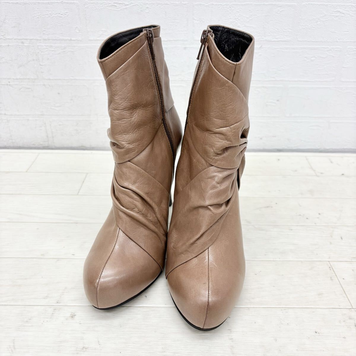 1817〓 STRAWBERRY-FIELDS ストロベリーフィールズ ヒールブーツ レディース サイズ24 ブラウンベージュ ショートブーツ 靴 カジュアル拍卖