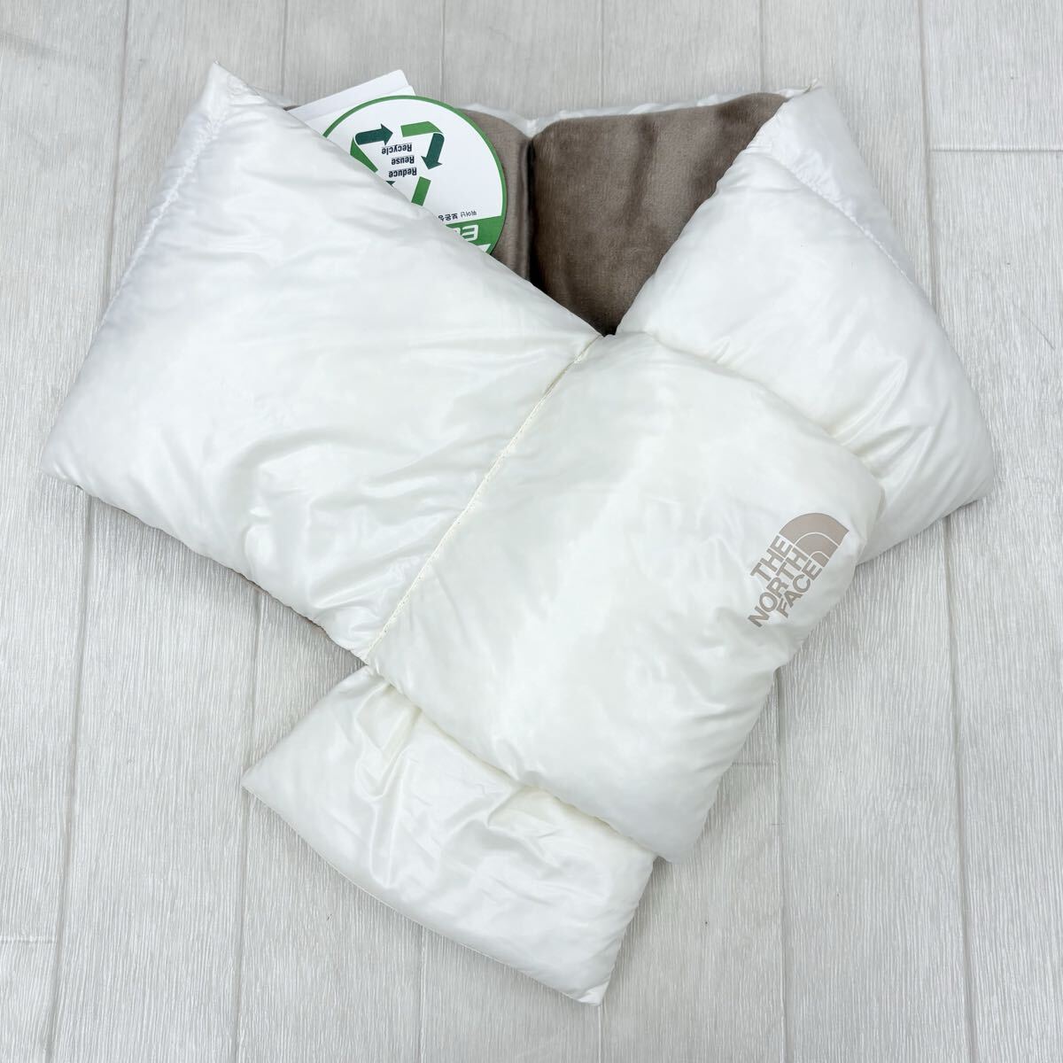 1812〓 新品タグ付き THE NORTH FACE WHITE LABEL ザ・ノースフェイス ホワイトレーベル 中綿マフラー レディース サイズONE 服飾小物拍卖