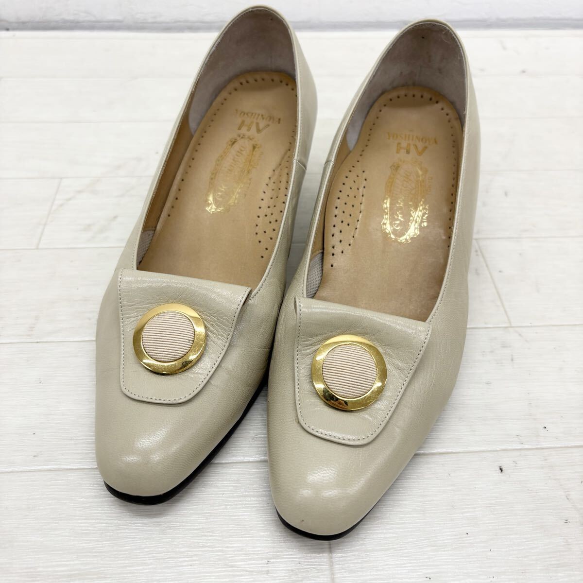 1817〓 GINZA Yoshinoya 銀座ヨシノヤ パンプス レディース サイズ22.5 ベージュ ゴールド 靴 シューズ カジュアル拍卖