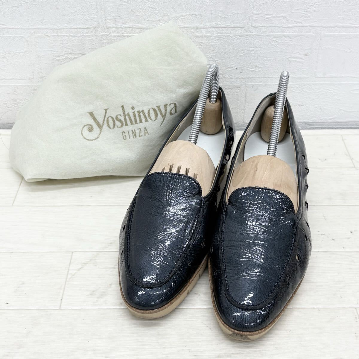1817〓 保護袋あり GINZA Yoshinoya 銀座ヨシノヤ ローファー レディース サイズ23.5 ネイビーグレー スリッポン スニーカー パンチング 靴拍卖