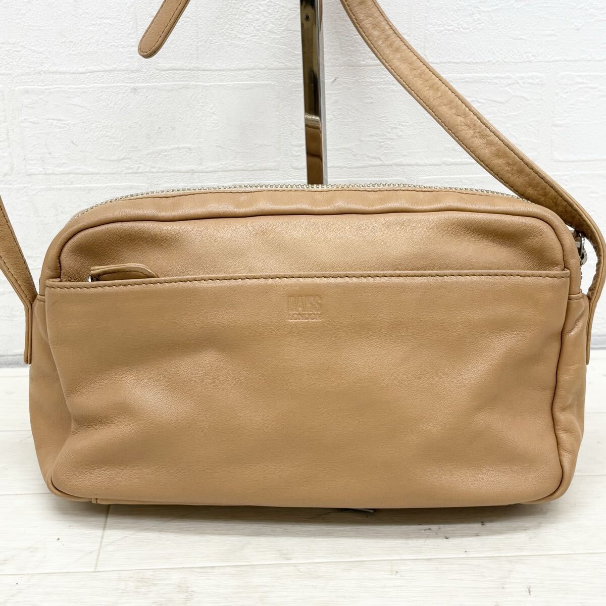 1826〓 DAKS ダックス ショルダーバッグ レディース ライトブラウン 鞄 肩掛け鞄 斜め掛け レザーバッグ カジュアル拍卖