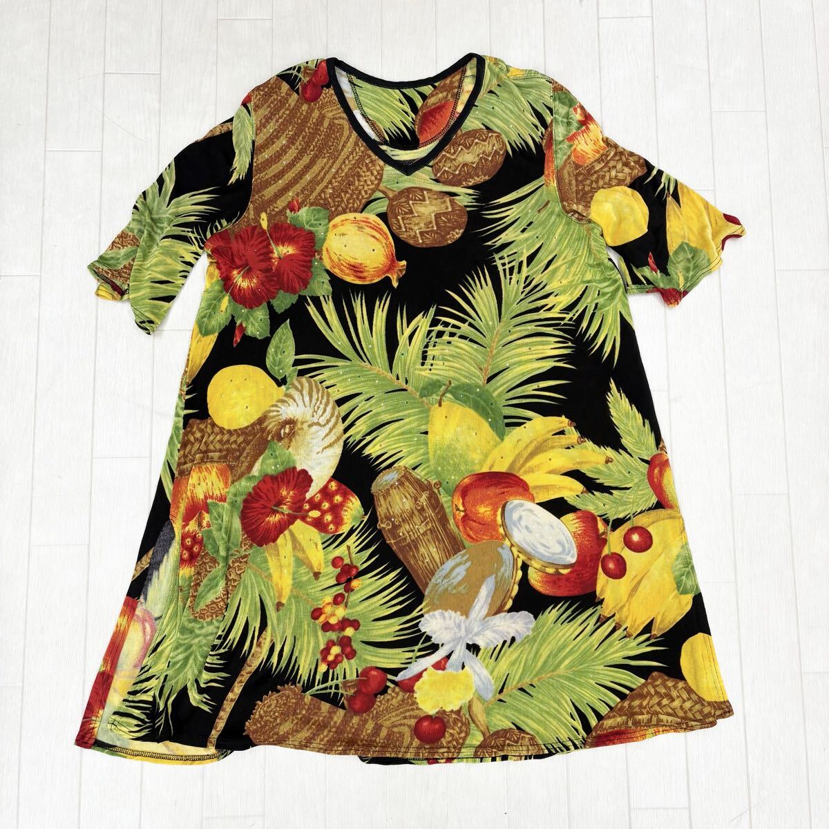 1825〓 伊太利屋 イタリヤ チュニック レディースサイズ9 トップス ニットカットソー 花柄 果物柄 ボタニカル 南国柄 半袖 カジュアル 拍卖
