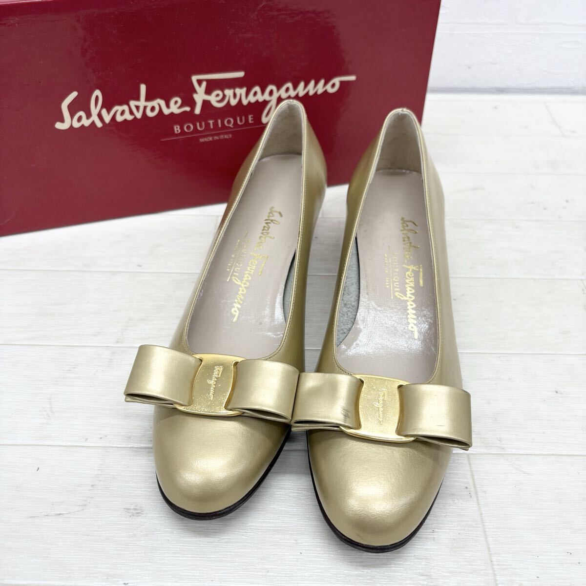 M33〓 ④ Salvatore Ferragamo サルヴァトーレフェラガモ パンプス レディース サイズ6B ゴールドベージュ ヴァラリボン 靴 シューズ拍卖