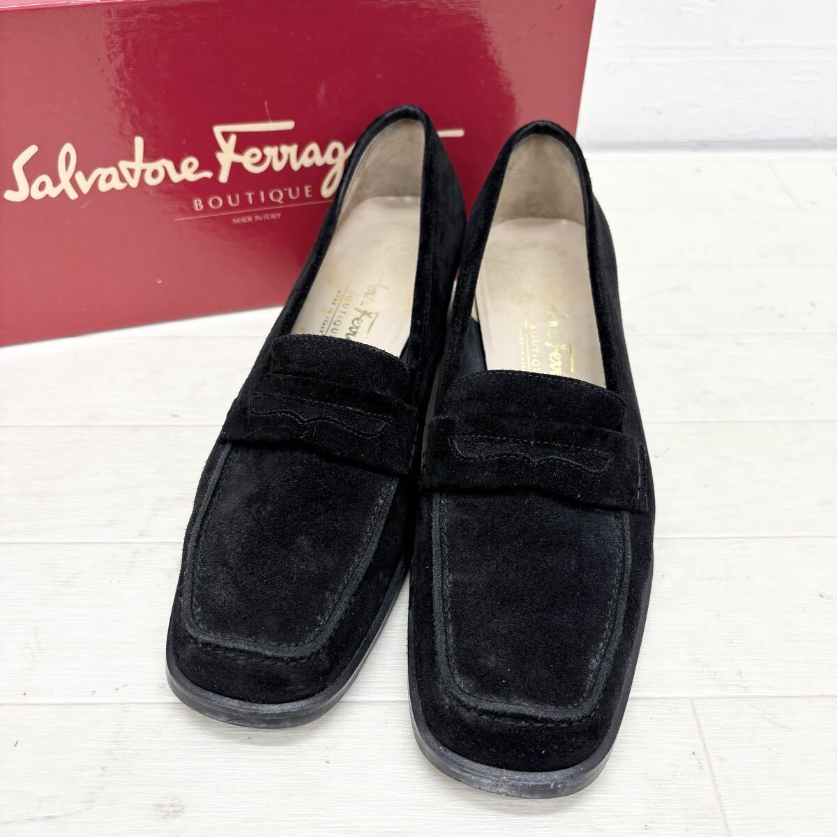 M33〓 ⑤箱付き Salvatore Ferragamo サルヴァトーレフェラガモ ローファーパンプス レディース サイズ6.5D ブラック スエードレザー 靴 拍卖