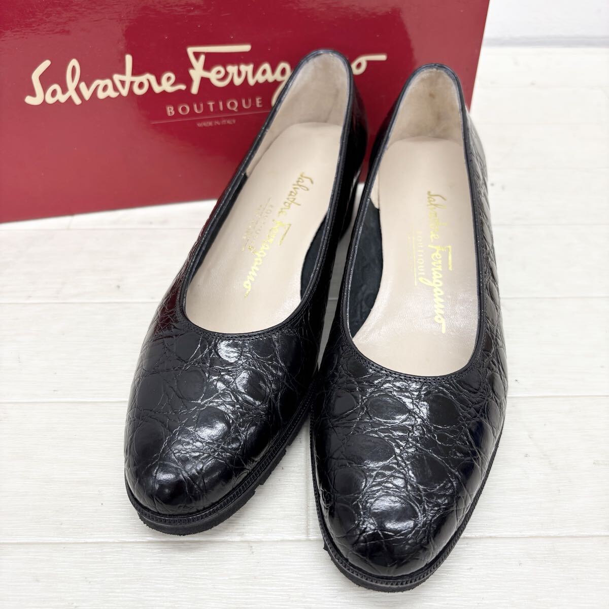 M33〓⑩箱付き Salvatore Ferragamo サルヴァトーレフェラガモ パンプス レディース サイズ6C ブラック 単色 靴 シューズ拍卖