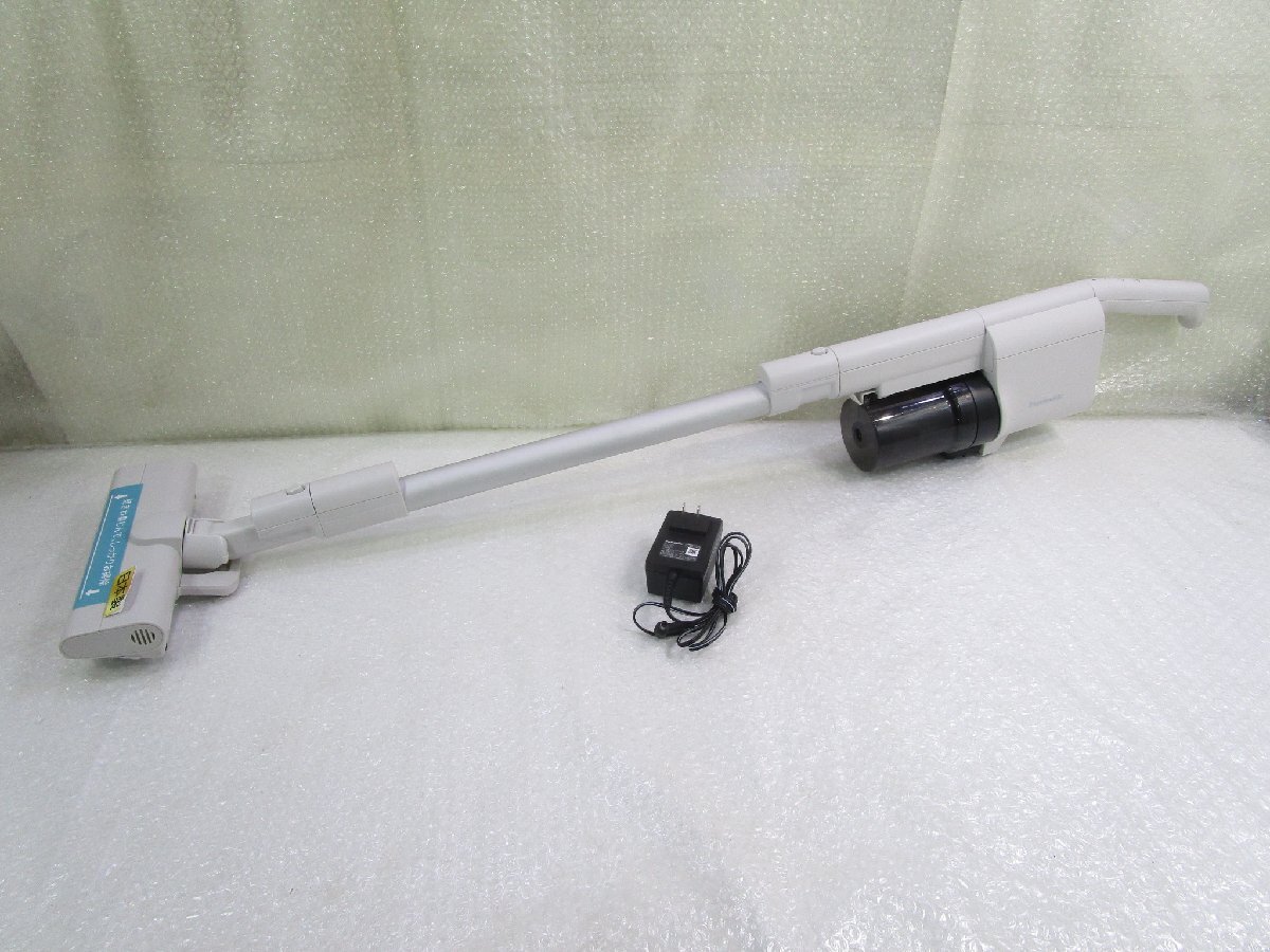 ◎美品 Panasonic パナソニック サイクロン式 コードレスクリーナー 掃除機 MC-SB34J-C アイボリー アダプター付き 展示品 w11716拍卖