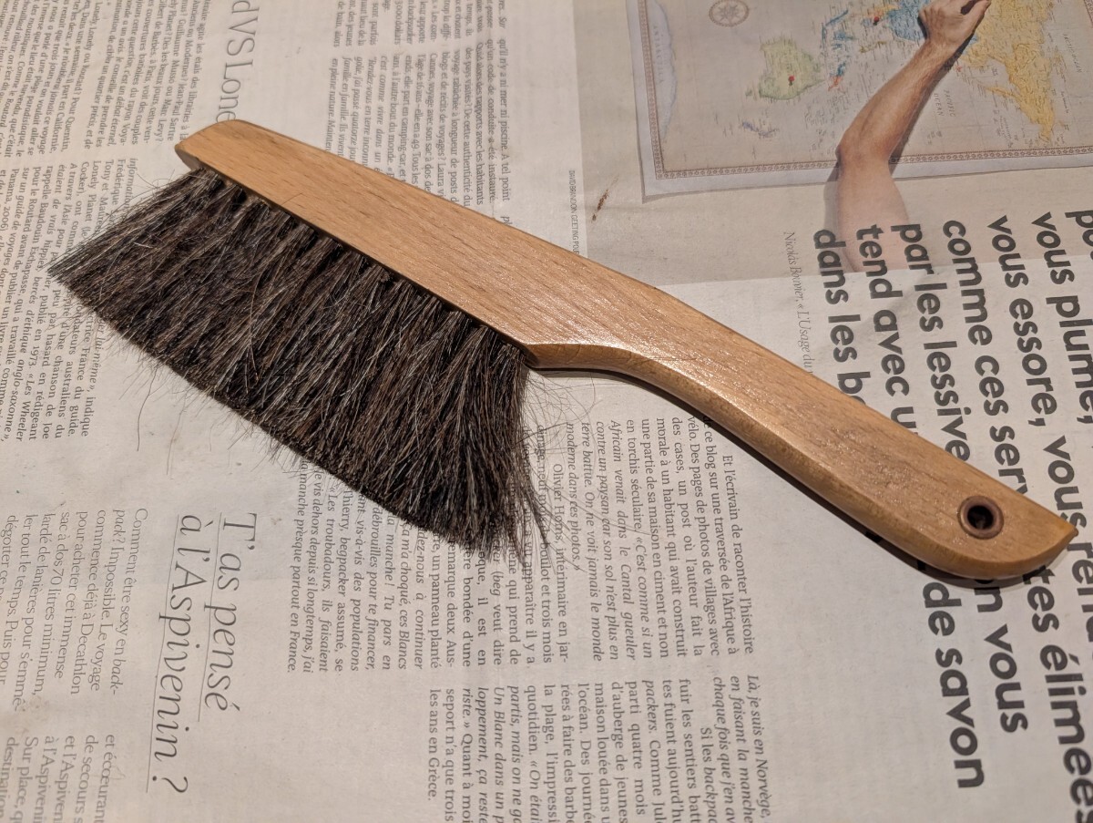 美品【ヴィンテージ ブラシ②】洋服 製図 食卓 家具 表具 ハケ 刷毛 製図ブラシ 木製ハンドル 掃除拍卖