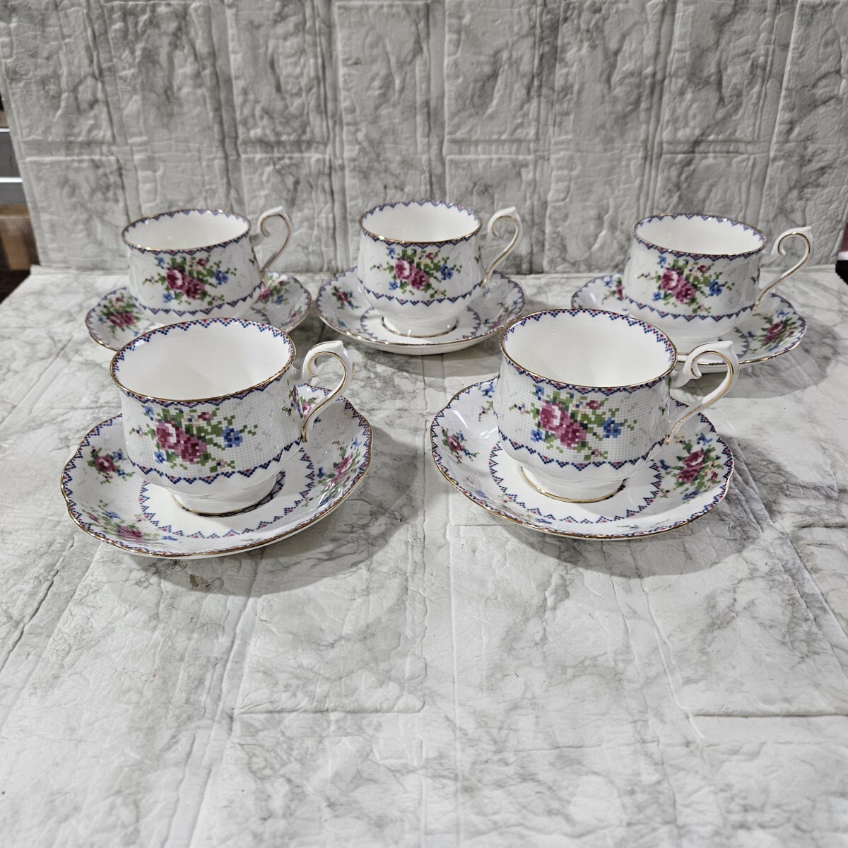 ロイヤルアルバート カップ&ソーサー 花柄 廃盤品 洋食器 5客 食器 金彩 コレクション拍卖