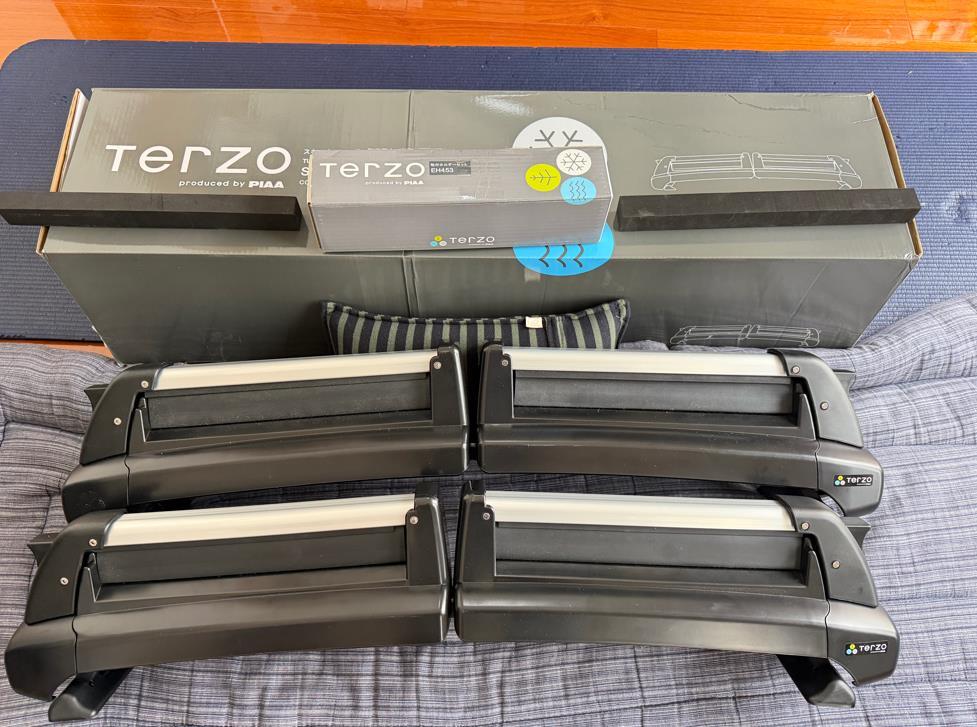 ★Terzo スキー&スノボー専用キャリア(ルーフオンタイプ) 新品未使用品拍卖