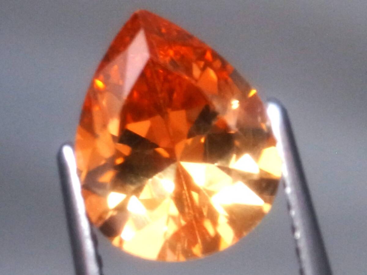 4.07ct 8x10㎜ 新品・シャンパンカラー ペアシェイプカット キュービックジルコニア 人の手が一切触れていない完全未使用新品拍卖