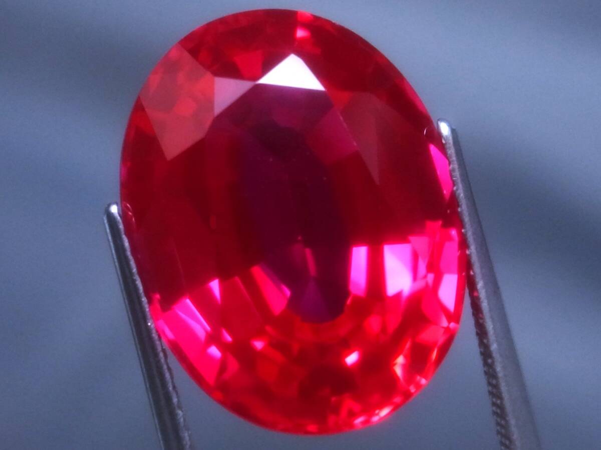 18.30ct 新品・ルベライトトルマリンカラー 真っ赤に変色効果有・合成コランダム拍卖