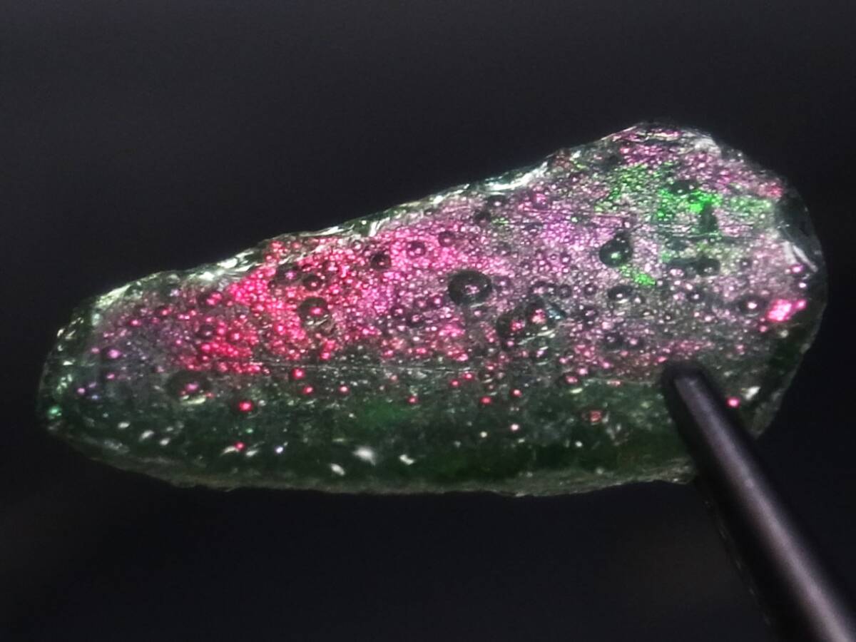 2.96ct 新品・2000年の時を超えた神秘・銀化が綺麗な天然ローマングラス拍卖