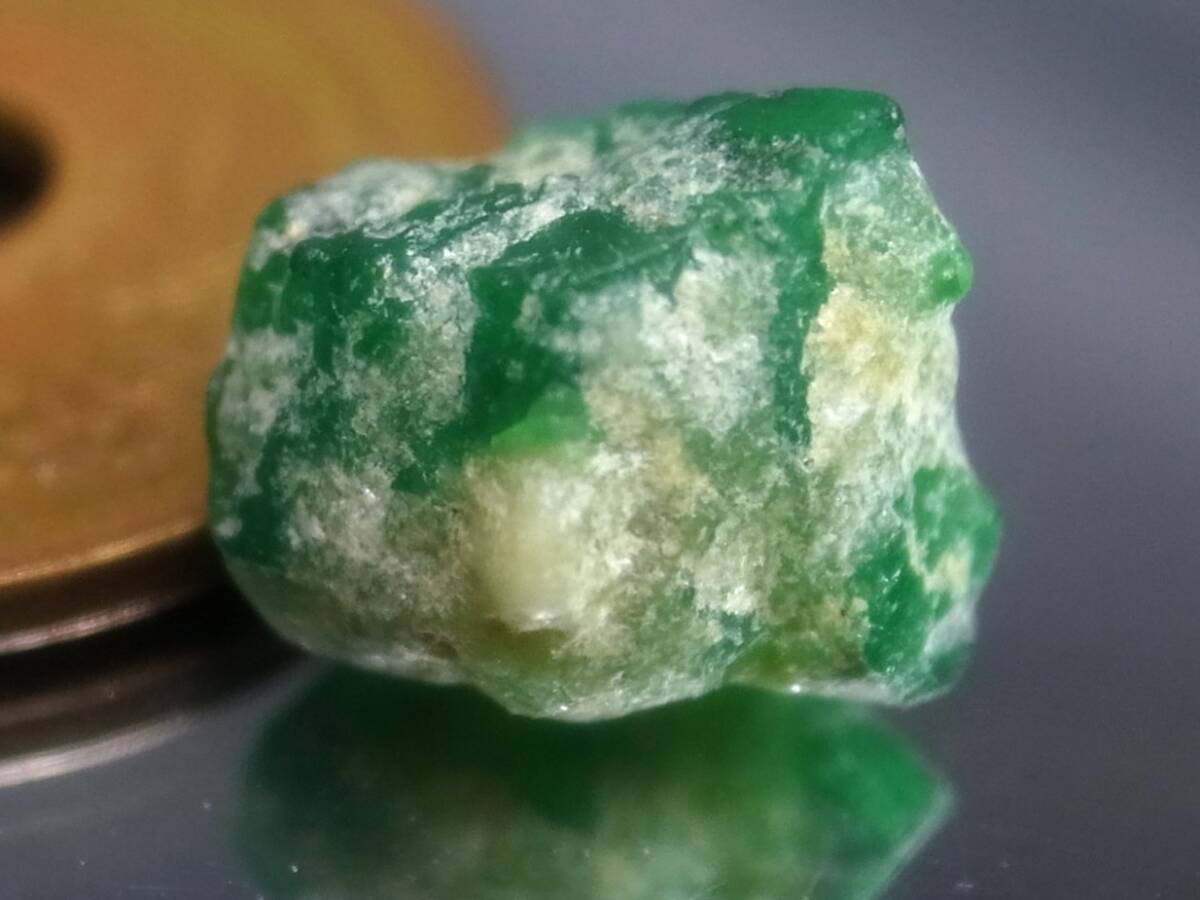 5.94ct b 新品・非加熱未処理のナチュラルカラー・天然エメラルド原石 タンザニア産拍卖