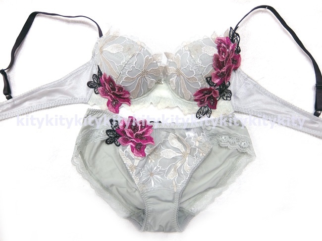 サルート【プラダを着た悪魔】C75&ノーマルM OV 96G拍卖