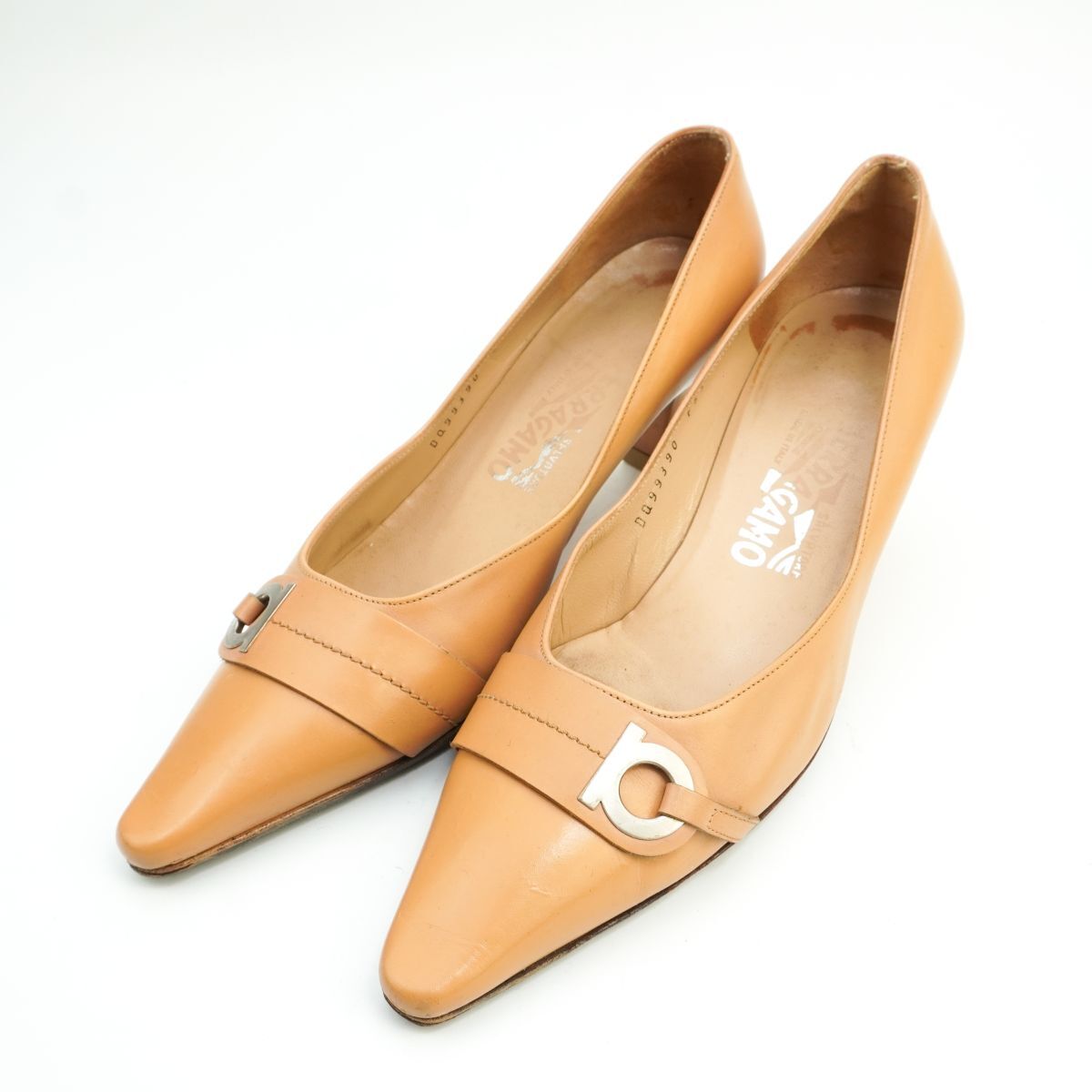 Salvatore Ferragamo サルヴァトーレフェラガモ 6 23.5 ポインテッドトゥパンプス ヒール シルバー金具 イタリア製 レザー ベージュ/KD9拍卖