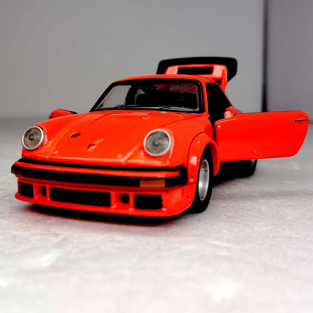 約 1/43 1/45 激レア ギミック多数 エンジン再現 トミカリミテッド S ポルシェ Porsche 911 930 930型 Tomica 昭和 旧車 名車 1円 103145拍卖