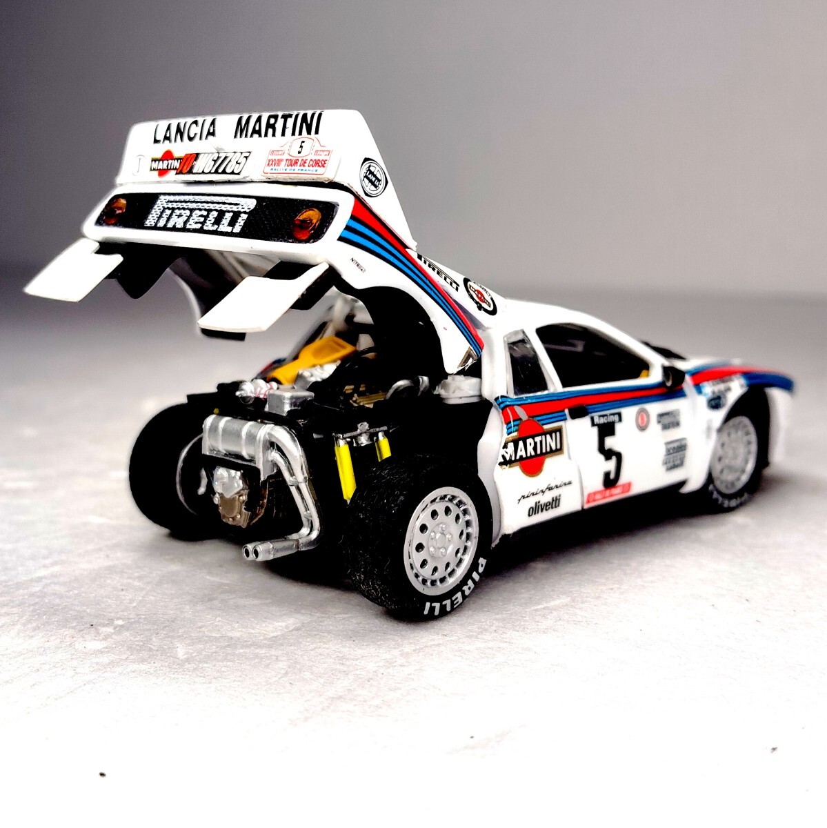 Kyosyo 1/43 激レア ギミック エンジン再現 京商 ランチア ラリー マルティーニ Martini LANCIA RALLY 037 WRC 昭和 名車 旧 イタリア 1円拍卖