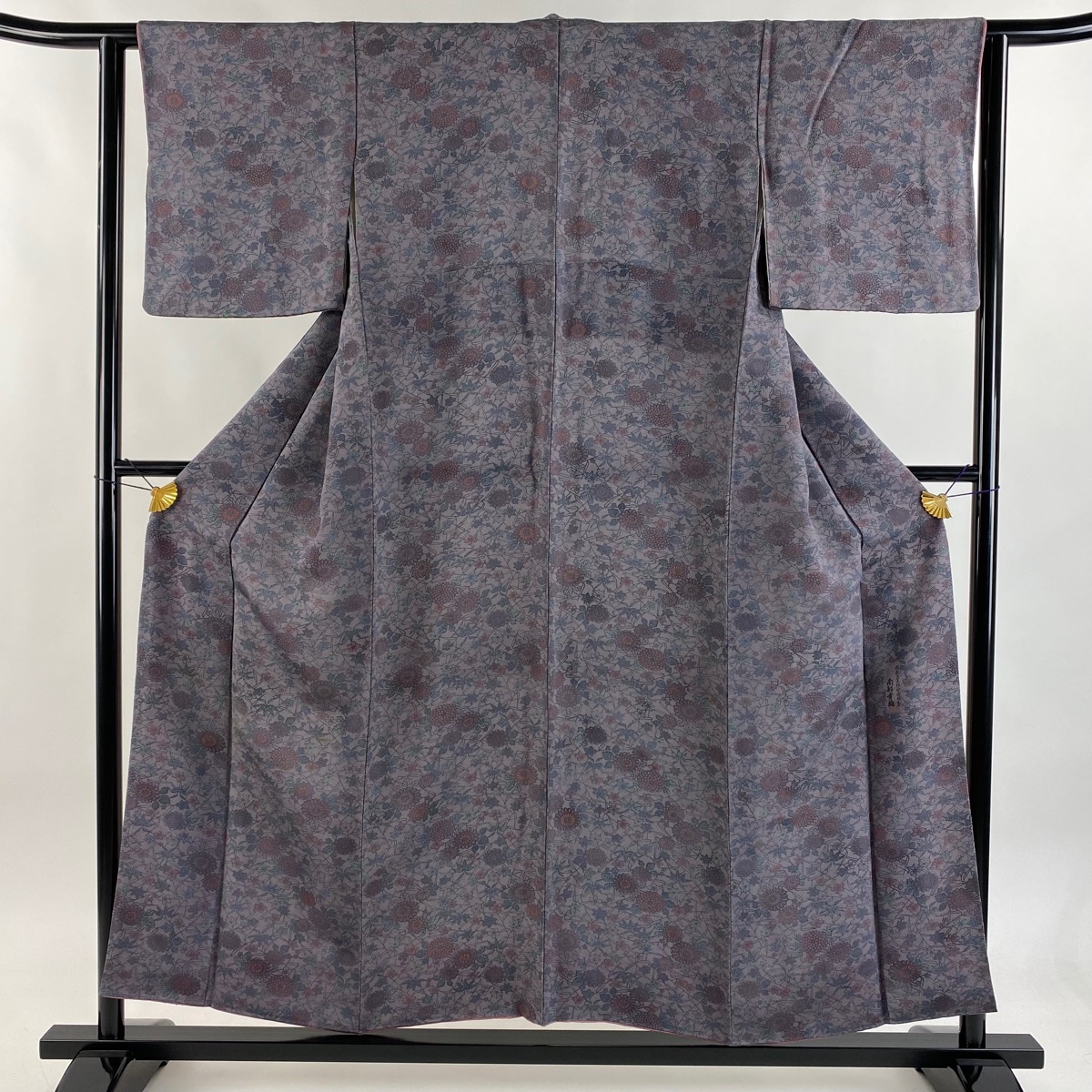 小紋 身丈153cm 裄丈61cm S 袷 南部幸雄 落款 菊 笹 縮緬 灰紫 正絹 秀品 【中古】拍卖