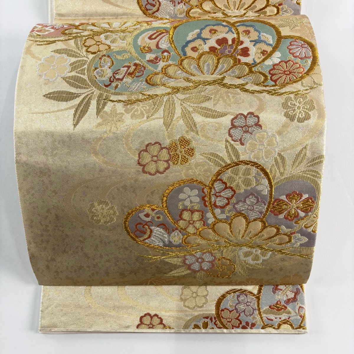 袋帯 秀品 関西仕立て 流水松重ね文 宝尽くし 唐織 金銀糸 金色 六通 正絹 【中古】拍卖