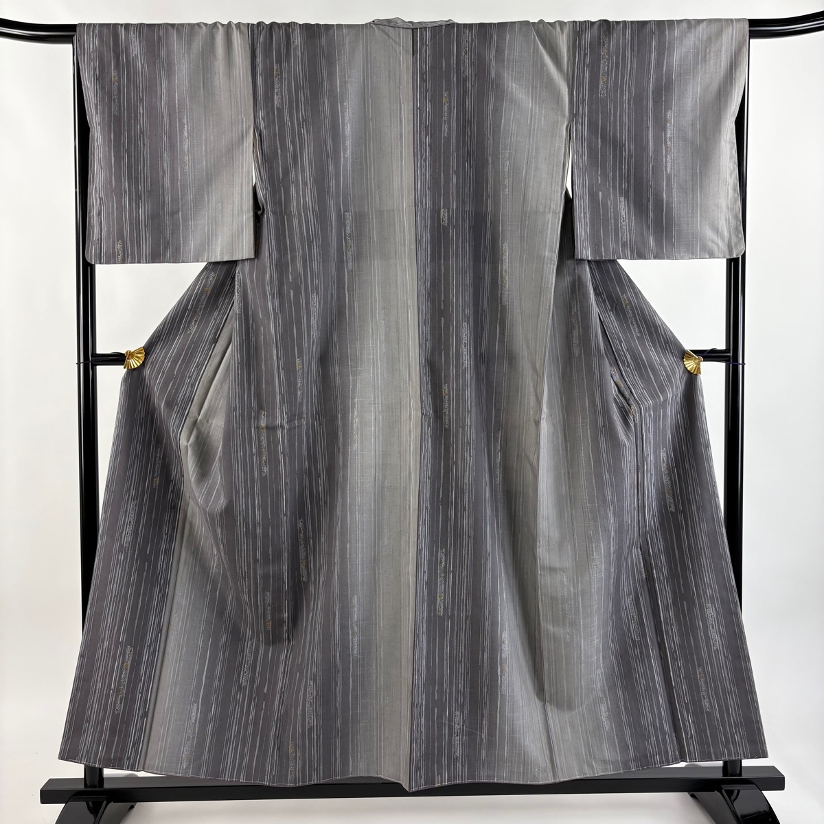 【美品】 小紋 身丈156cm 裄丈67cm M 袷 紬地 証紙 幾何学模様 花 金彩 灰紫 正絹 秀品 【中古】拍卖