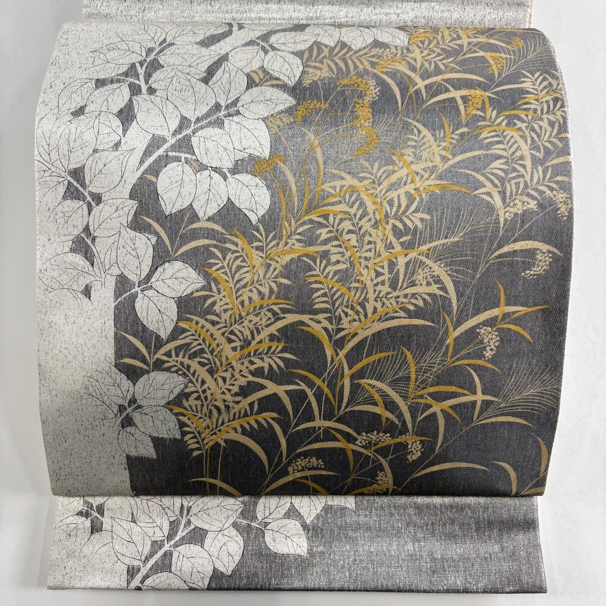 袋帯 秀品 落款 葉柄 草花 銀糸 灰色 お太鼓柄 正絹 【中古】拍卖