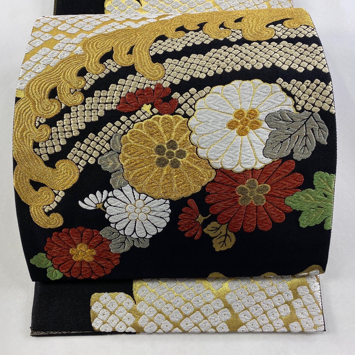 袋帯 秀品 振袖向き 波頭菊華文 菊 波頭 金糸 箔 黒 六通 正絹 【中古】拍卖