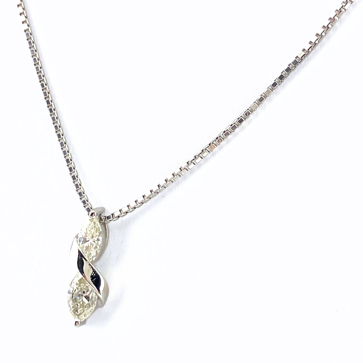 メレダイヤ デザインネックレス プラチナ ペンダント ネックレス Pt900 Pt850 ダイヤモンド レディース 【中古】拍卖