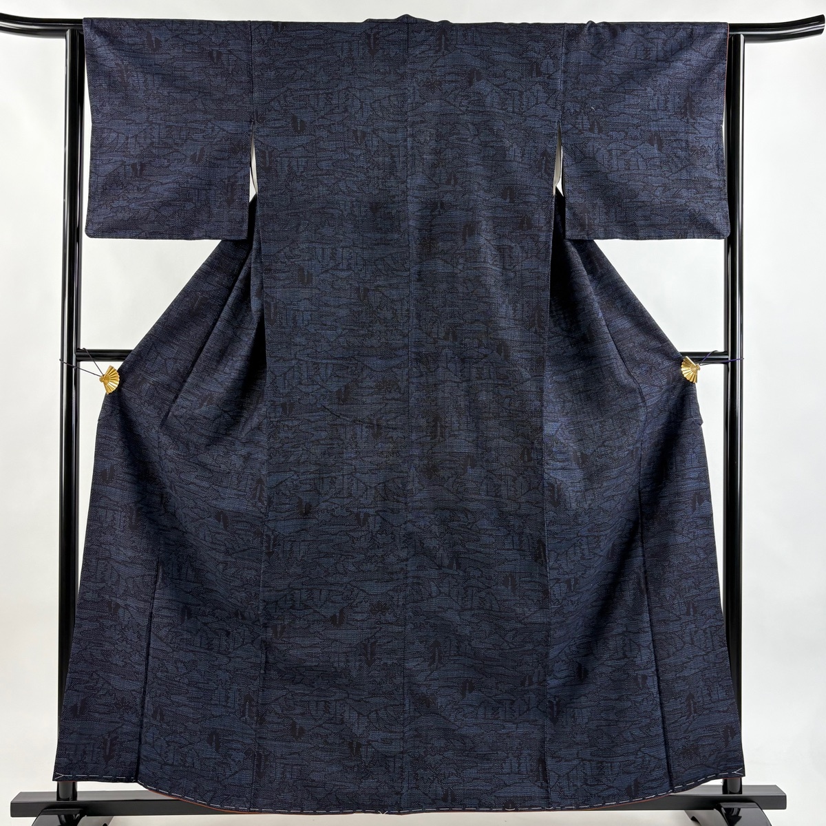 紬 身丈159.5cm 裄丈63.5cm S 袷 樹木 亀甲絣 紺色 正絹 秀品 【中古】拍卖