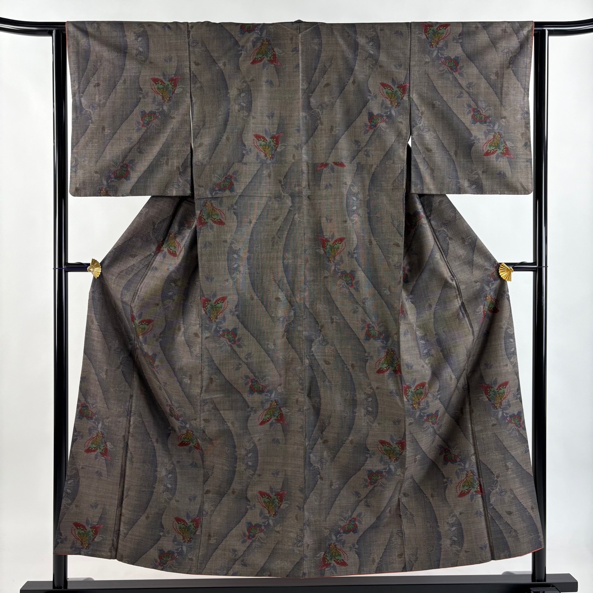 【美品】 紬 身丈155cm 裄丈62cm S 袷 蝶 幾何学模様 焦茶色 正絹 秀品 【中古】拍卖