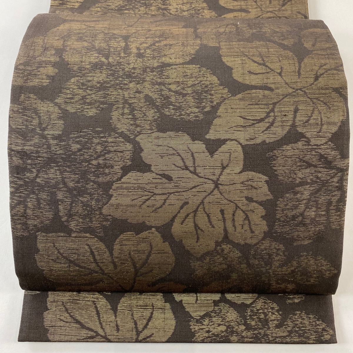 【美品】 袋帯 名品 落款 葉柄 箔 焦茶色 全通 正絹 【中古】拍卖