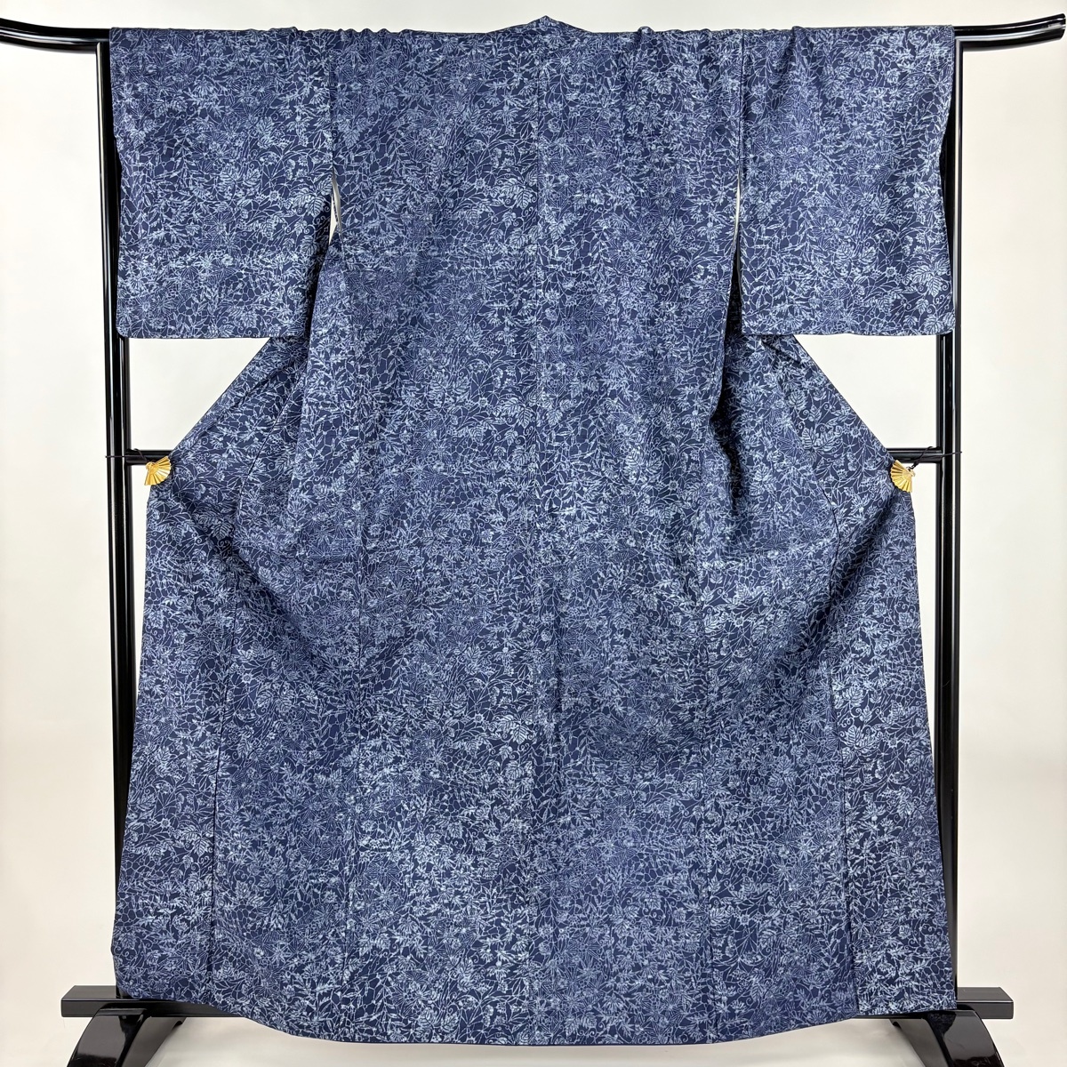 【美品】 小紋 身丈164cm 裄丈68cm L 袷 紬地 草花 藍色 正絹 秀品 【中古】拍卖