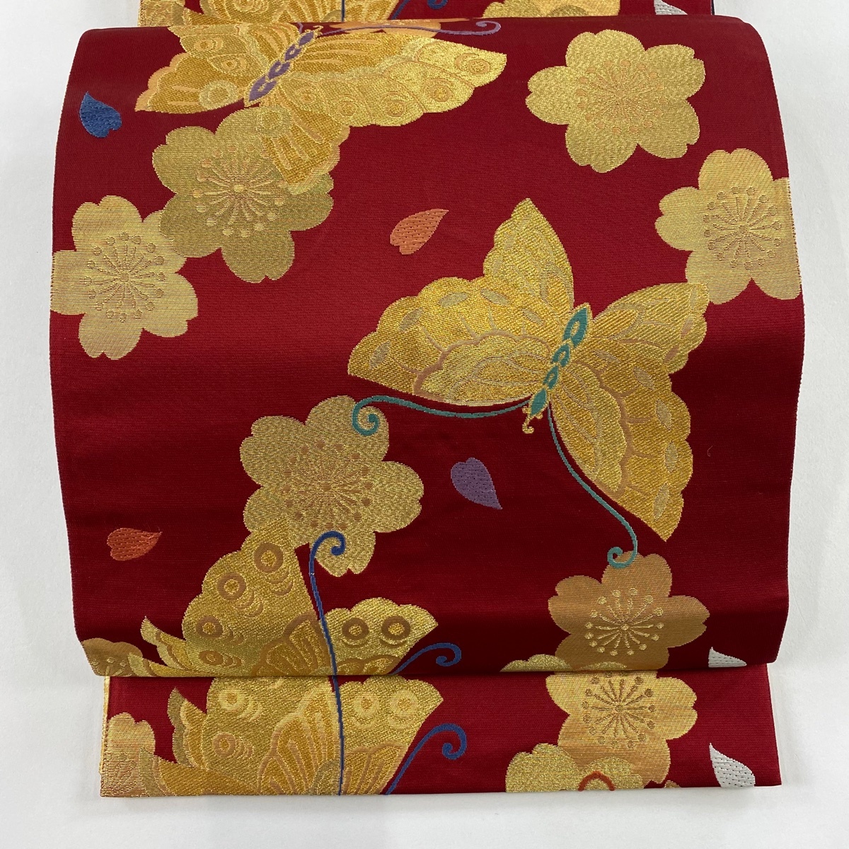 袋帯 秀品 振袖向き 蝶 桜 金糸 箔 赤 全通 正絹 【中古】拍卖