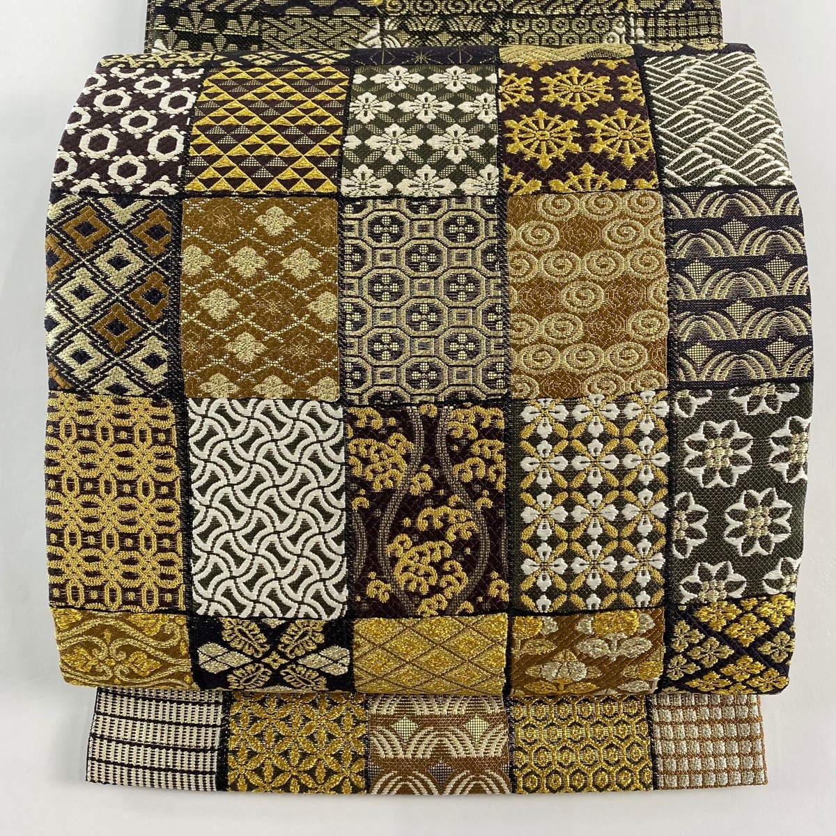 【美品】 袋帯 逸品 誉田屋源兵衛 落款 鈴乃屋 吉祥市松 寄せ柄 金糸 金色 全通 正絹 【中古】拍卖