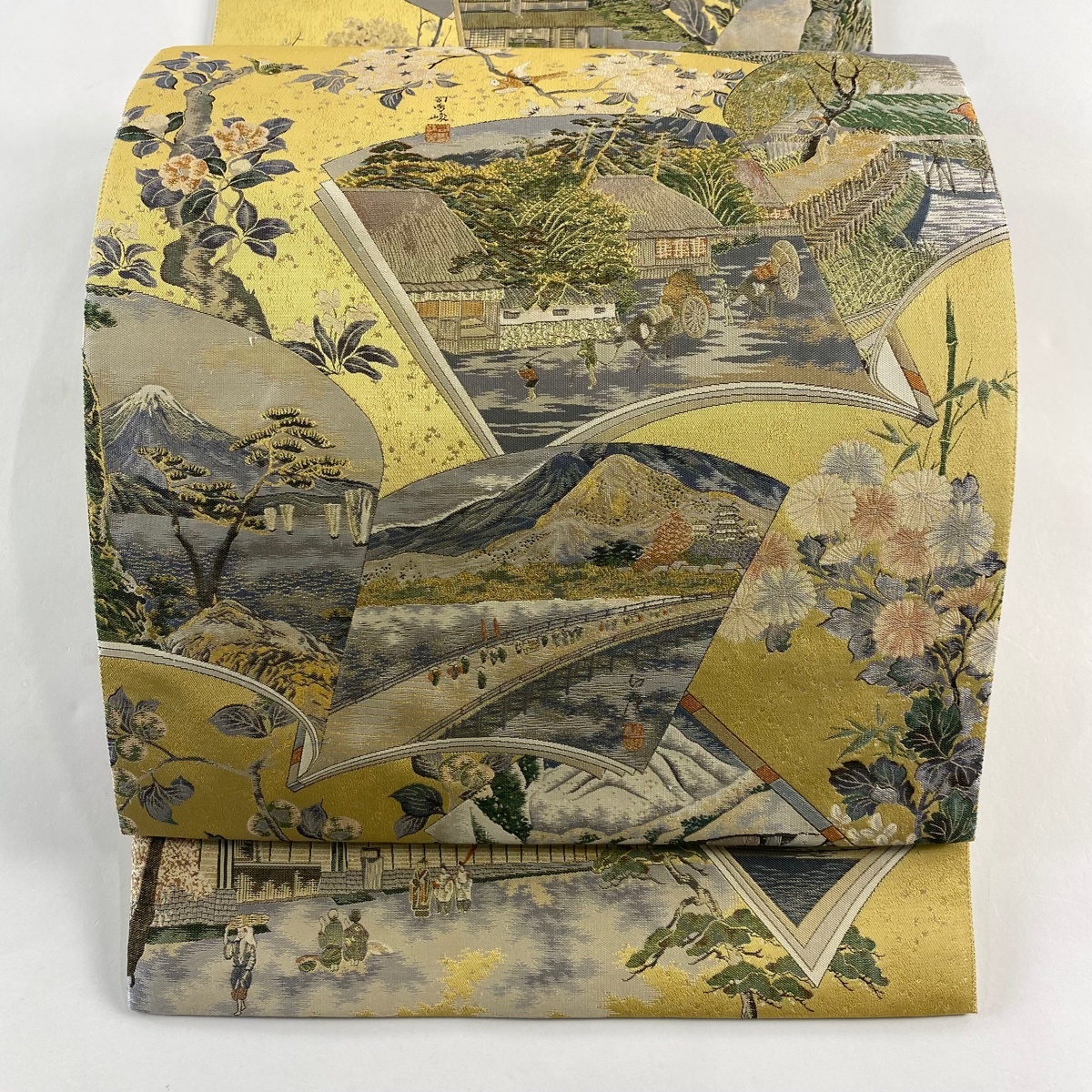 【美品】 袋帯 名品 司馬江漢 冊子 風景 金糸 箔 薄黄土色 お太鼓柄 正絹 【中古】拍卖