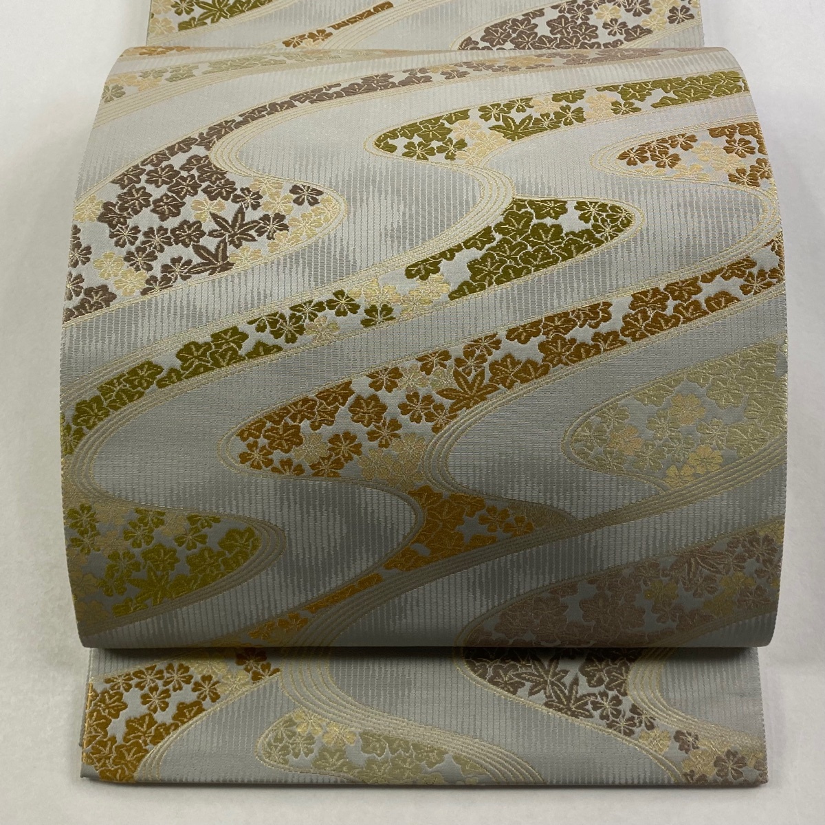 【美品】 袋帯 名品 箔屋清兵衛 落款 流水 楓 箔 草木染 灰緑 六通 正絹 【中古】拍卖