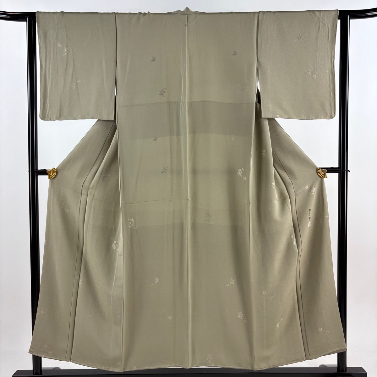 【美品】 小紋 身丈154cm 裄丈63cm S 袷 柿本市郎 笹 梅 灰茶 正絹 秀品 【中古】拍卖