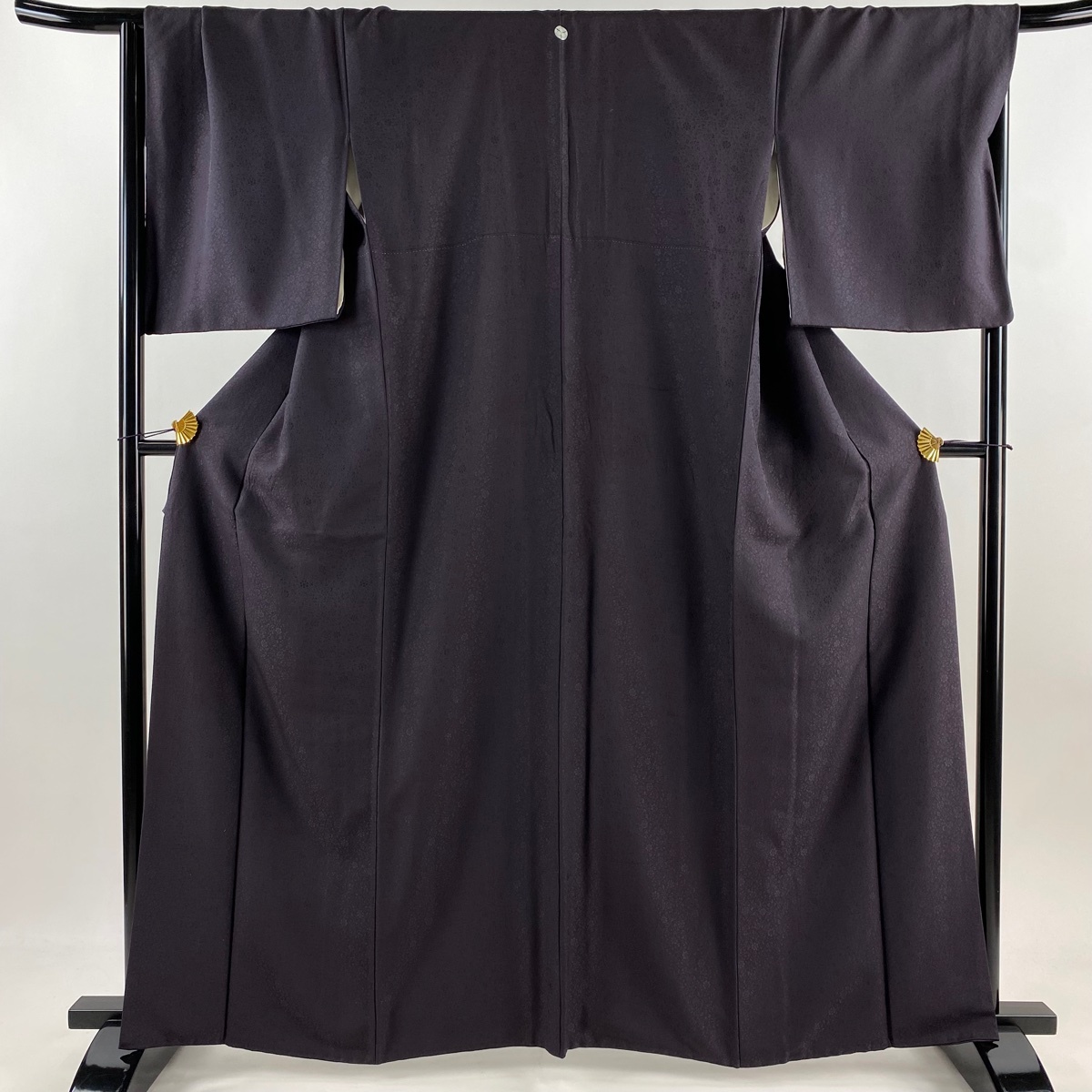 色無地 身丈163cm 裄丈69cm L 袷 地紋 濃紫 正絹 秀品 一つ紋 【中古】拍卖