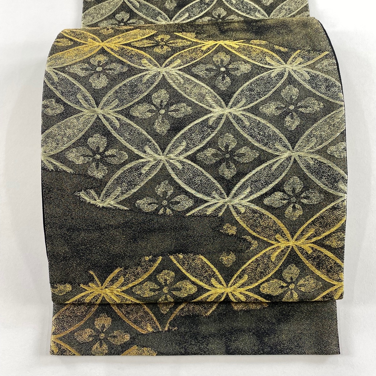 【美品】 袋帯 名品 七宝 霞 金通し 金糸 黒 六通 正絹 【中古】拍卖
