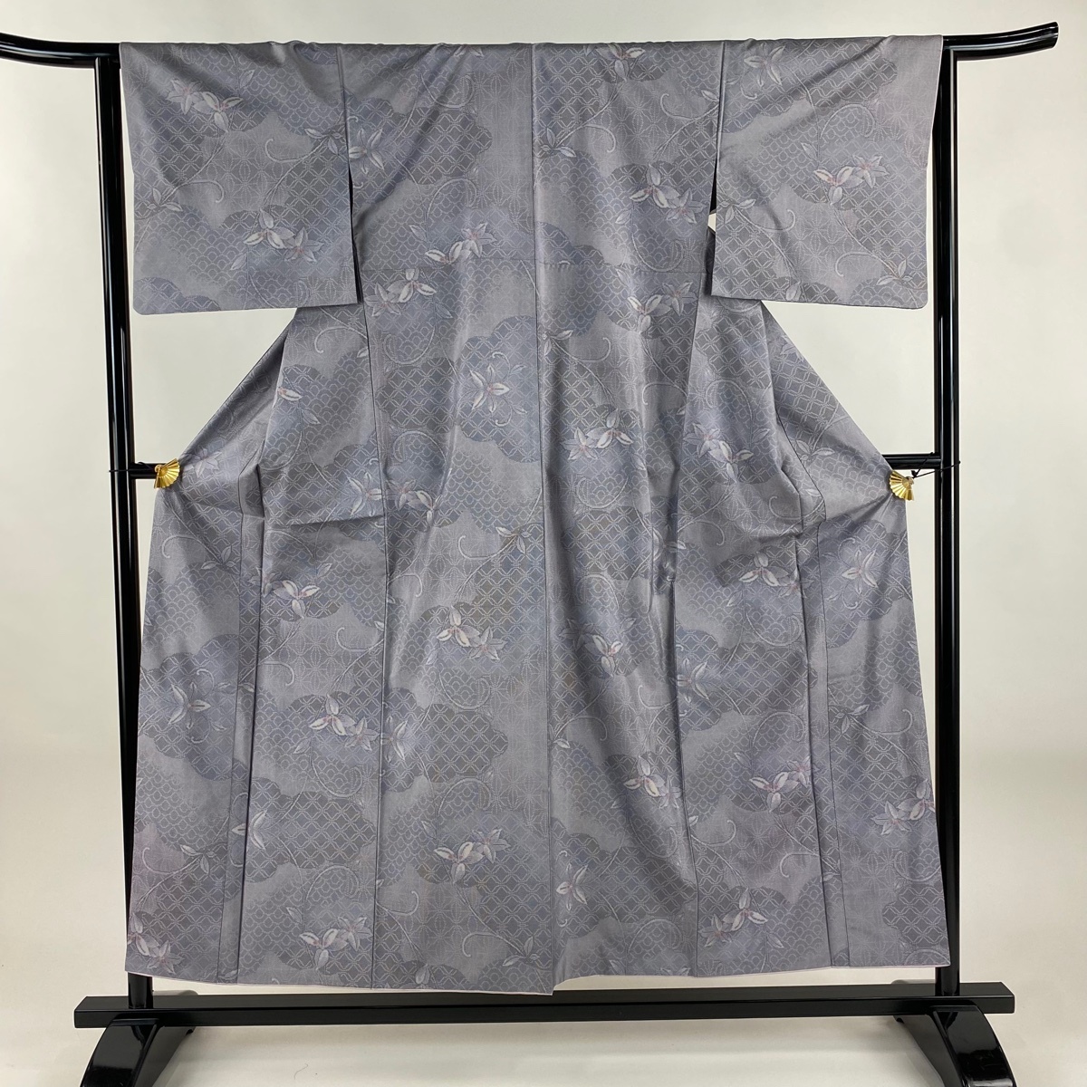 大島紬 身丈154cm 裄丈64cm M 袷 都喜ヱ門 草木染 証紙 花唐草 有職文様 薄紫 正絹 逸品 【中古】拍卖