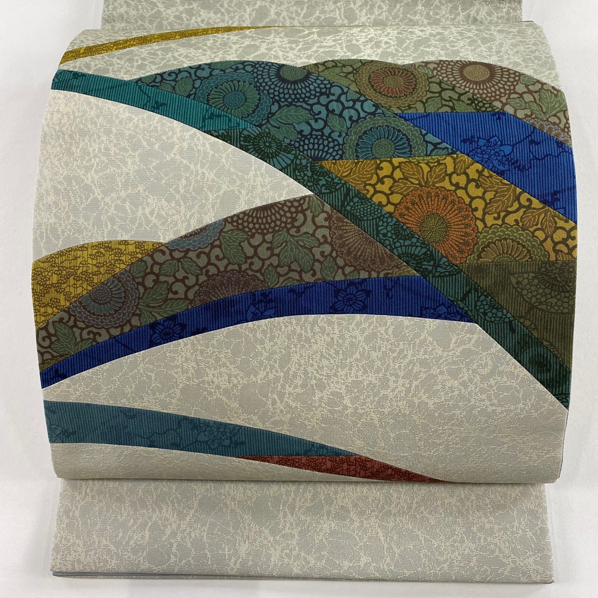 【美品】 袋帯 秀品 人間国宝 南部芳松 落款 菊唐草 草花 切り嵌め 銀糸 灰緑 お太鼓柄 正絹 【中古】拍卖