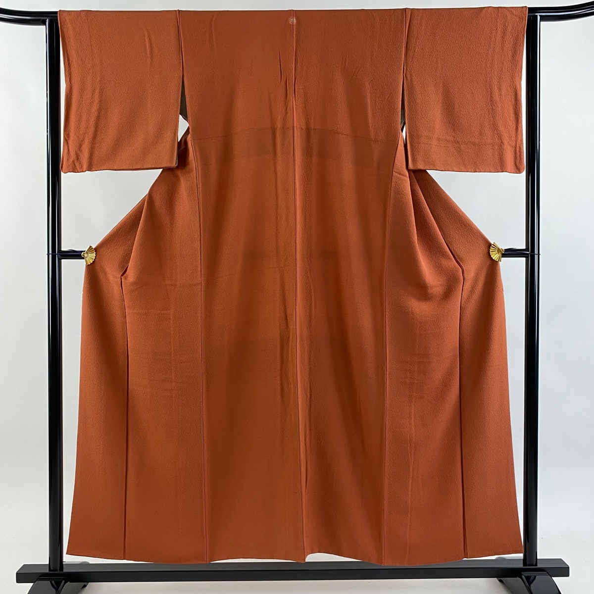 色無地 身丈154cm 裄丈63.5cm S 袷 花井幸子 落款 縮緬 オレンジ 正絹 秀品 一つ紋 【中古】拍卖