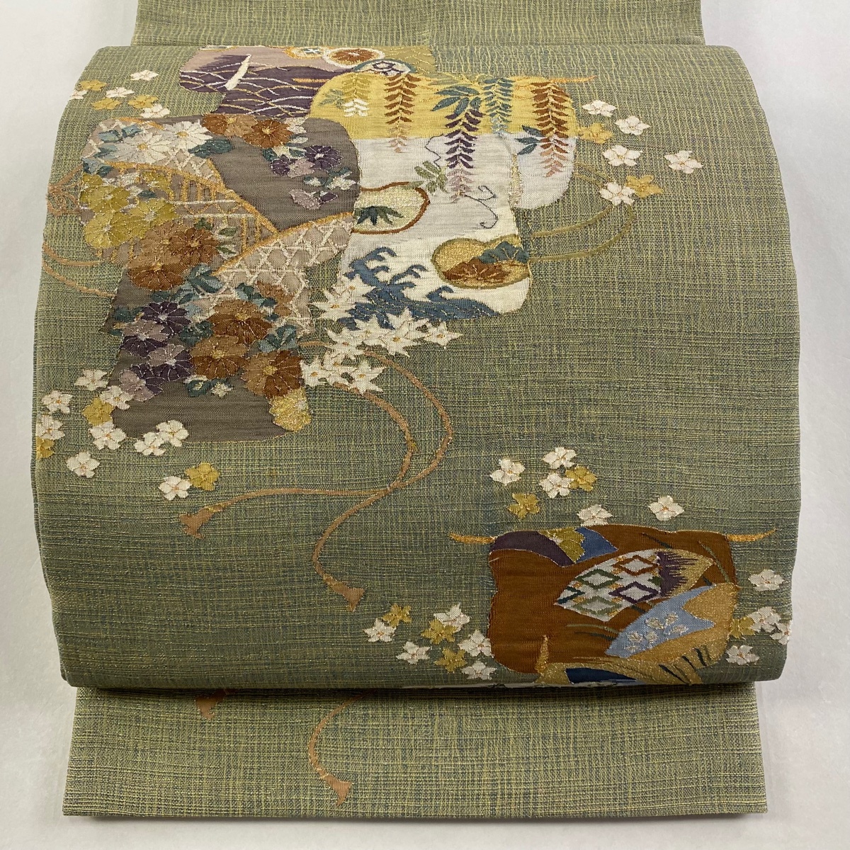 【美品】 袋帯 逸品 綴れ 鈴乃屋 着物 草花 金銀糸 灰緑 お太鼓柄 正絹 【中古】拍卖