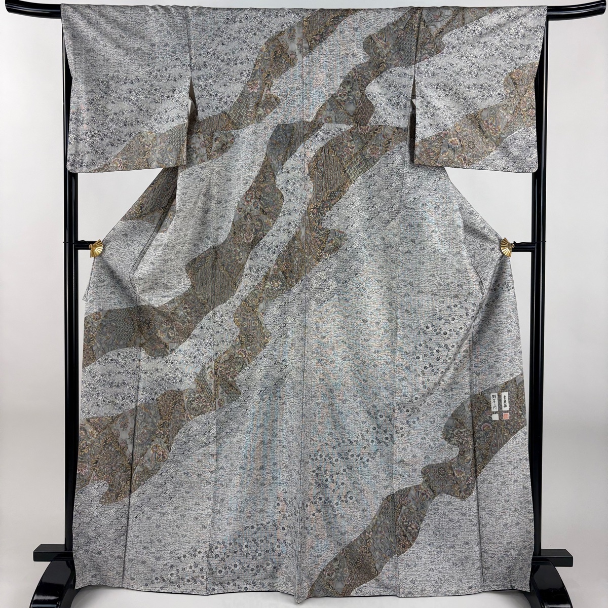 訪問着 身丈169.5cm 裄丈67cm M 袷 二代目 更甚 都喜ヱ門 紬地 落款 草花 華文 灰色 正絹 秀品 【中古】拍卖