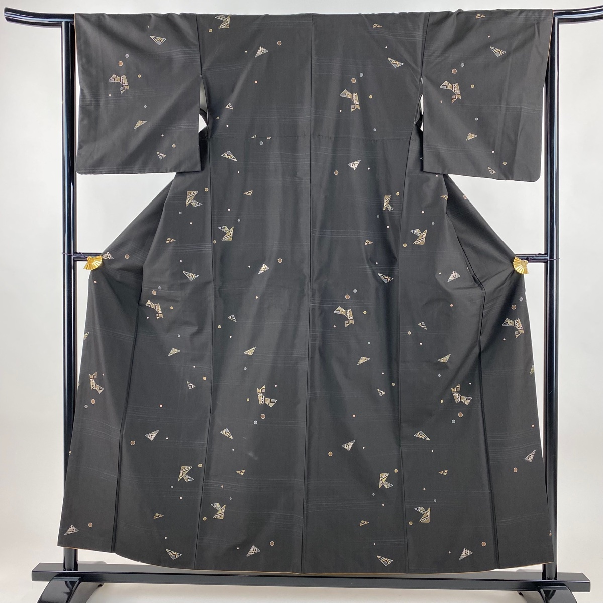 小紋 身丈155cm 裄丈63.5cm S 袷 紬地 幾何学 金糸 刺繍 焦茶色 正絹 名品 【中古】拍卖