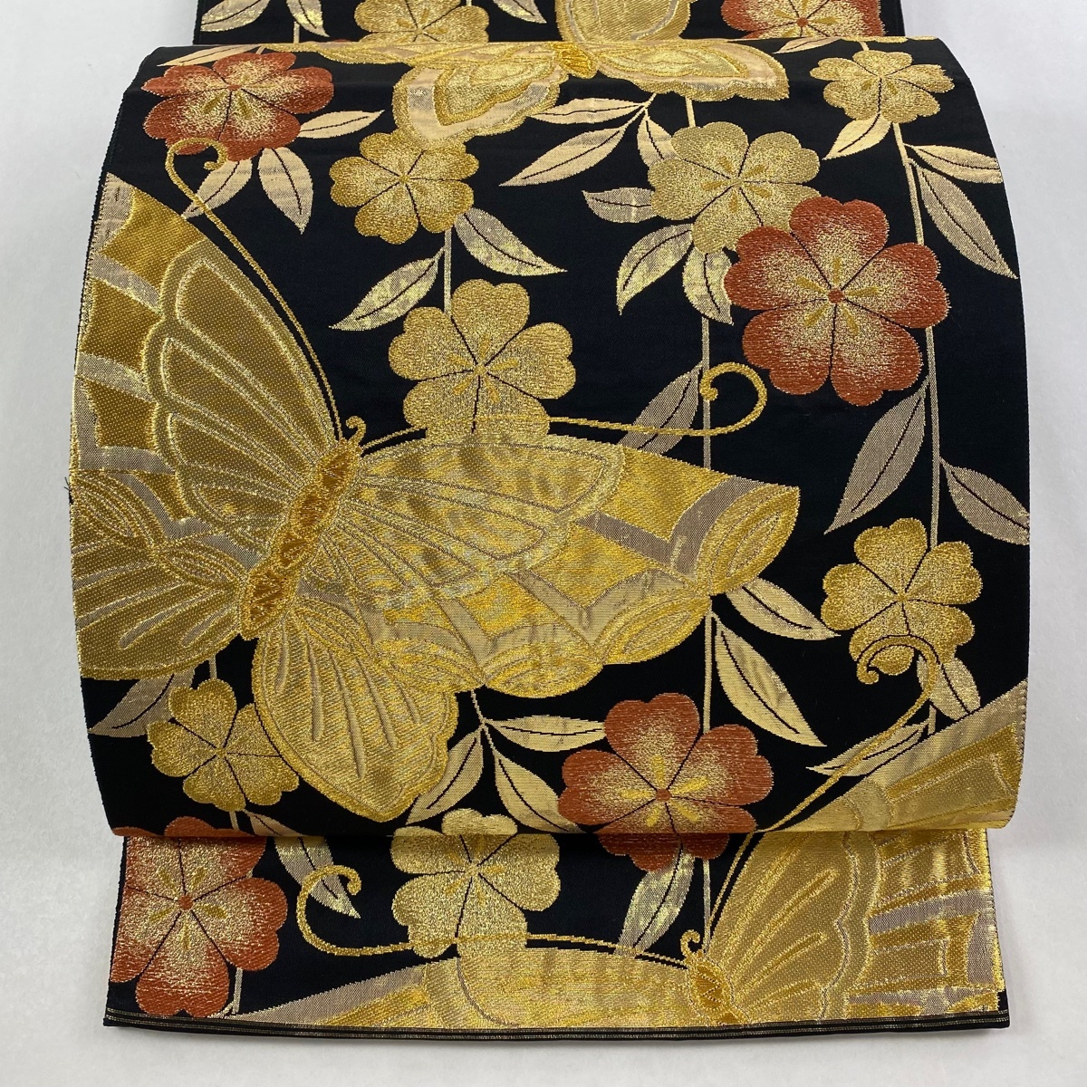 【美品】 袋帯 秀品 蝶 枝垂れ桜 金糸 箔 黒 六通 正絹 【中古】拍卖