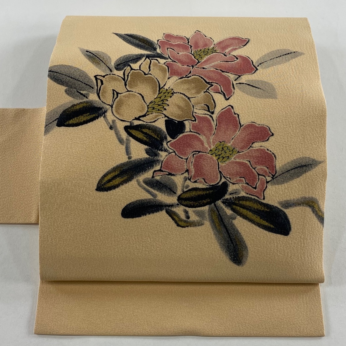 【美品】 名古屋帯 秀品 落款 山科春宣 草花 金彩 薄オレンジ 正絹 【中古】拍卖