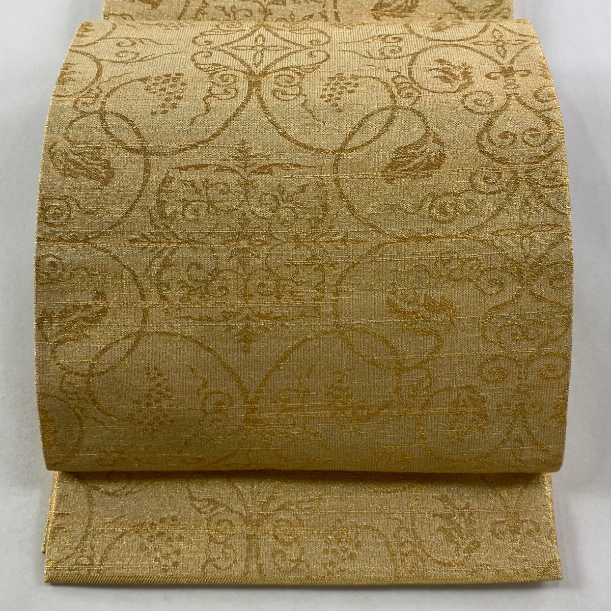 【美品】 袋帯 逸品 桝屋高尾 落款 関西仕立て リバーシブル 葡萄唐草 純金綴錦 箔 金色 全通 正絹 【中古】拍卖