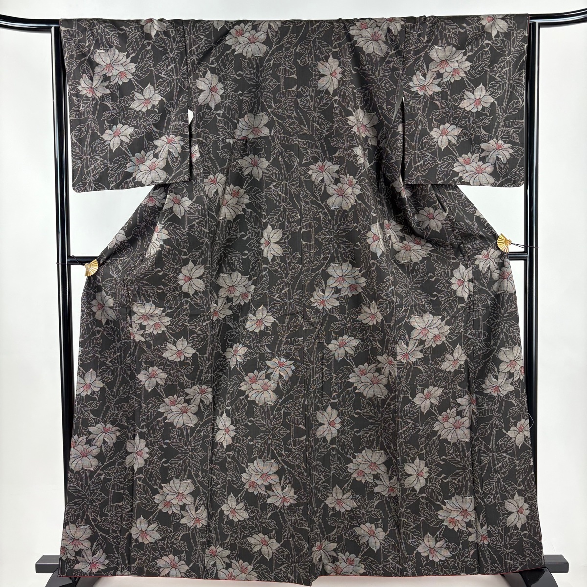 【美品】 紬 身丈162cm 裄丈66cm M 袷 草花 焦茶色 正絹 秀品 【中古】拍卖