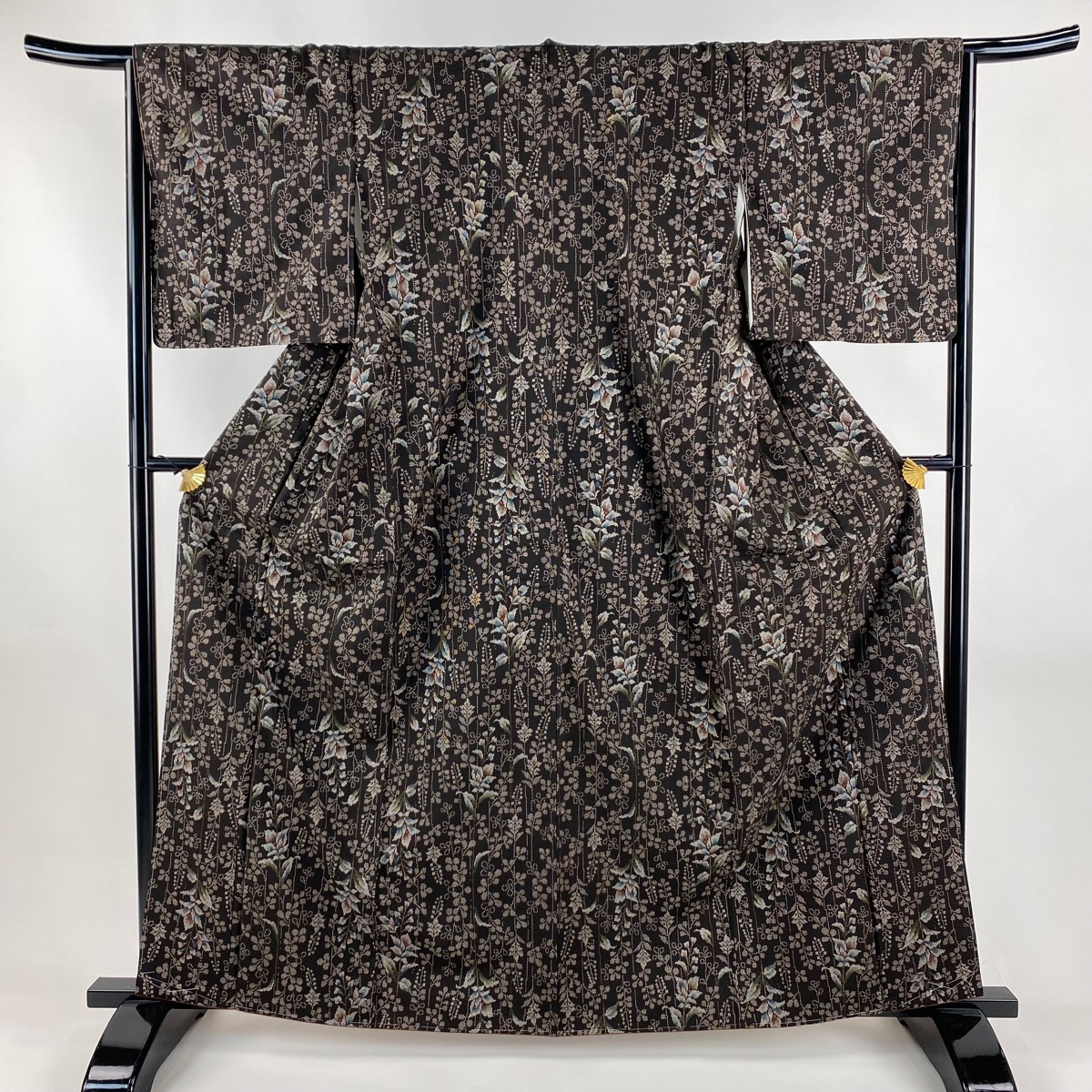 【美品】 紬 身丈163.5cm 裄丈66cm M 袷 焦茶色 正絹 秀品 【中古】拍卖